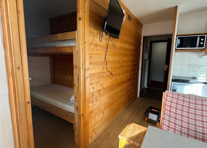 Joker's Manor By Alpstays Daire